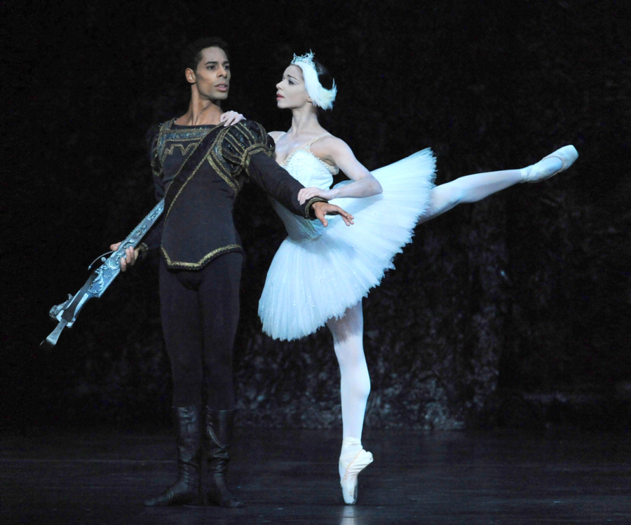 <p><em>Swan Lake:</em> Céline Gittens as Odette and Tyrone Singleton as Prince Siegfried</p>. Credit: Roy Smiljanic.
