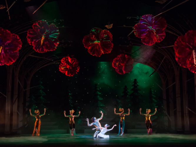 <p><em>The Prince of the Pagodas: </em>Momoko Hirata as Princess Belle Sakura and Joseph Caley as the Salamander Prince with Artist of Birmingham Royal Ballet</p>. Credit: Bill Cooper.