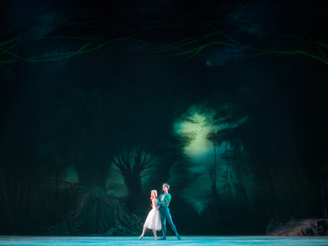 <p><em>The Dream:</em> Nao Sakuma as Titania and Matthew Lawrence as Oberon</p>. Credit: Bill Cooper.