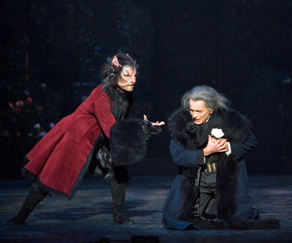 <p><em>Beauty and the Beast: </em>Chi Cao as the Beast and Michael O'Hare as the Merchant</p>. Credit: Bill Cooper.