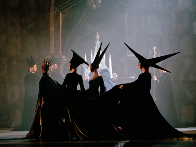 <p><em>Edward II: </em>Artists of Birmingham Royal Ballet</p>. Credit: Bill Cooper.