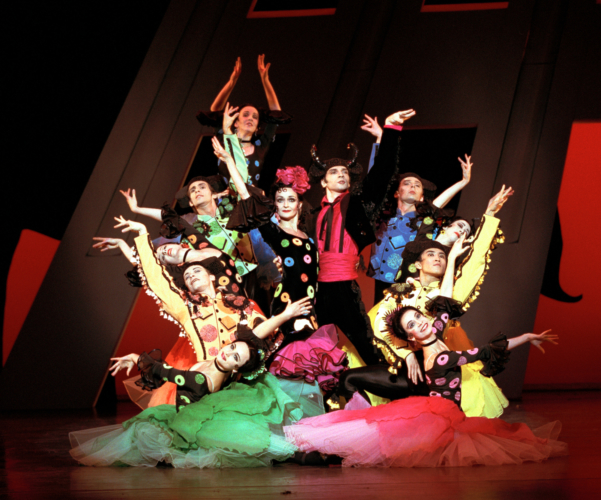 <p><em>The Nutcracker Sweeties:</em> Chenca Williams as the Floreadoress and Joseph Cipolla as the Floreador with Artists of Birmingham Royal Ballet</p>. Credit: Bill Cooper.