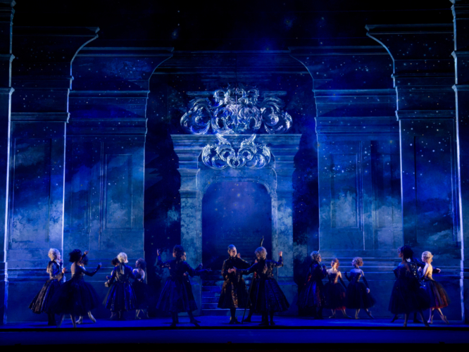<p><em>Cinderella: </em>Artists of Birmingham Royal Ballet</p>. Credit: Bill Cooper.