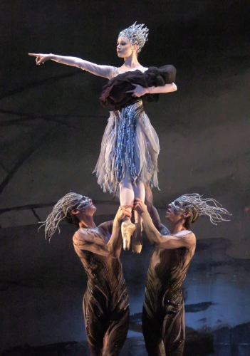 <p><em>Le Baiser de la fée: </em>Jenna Roberts as the Fairy with Tom Rogers and Aonghus Hoole as Sprites</p>. Credit: Roy Smiljanic.