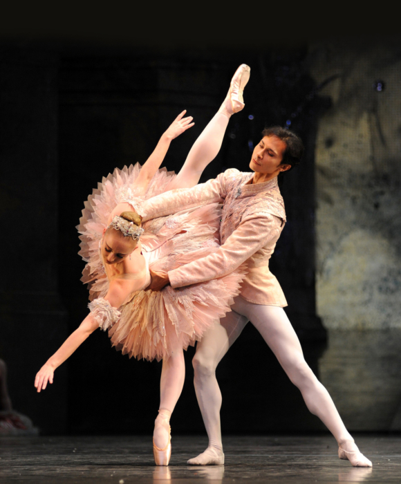 <p><em>The Nutcracker: </em>Elisha Willis as the Sugar Plum Fairy and César Morales as the Prince</p>. Credit: Roy Smiljanic.