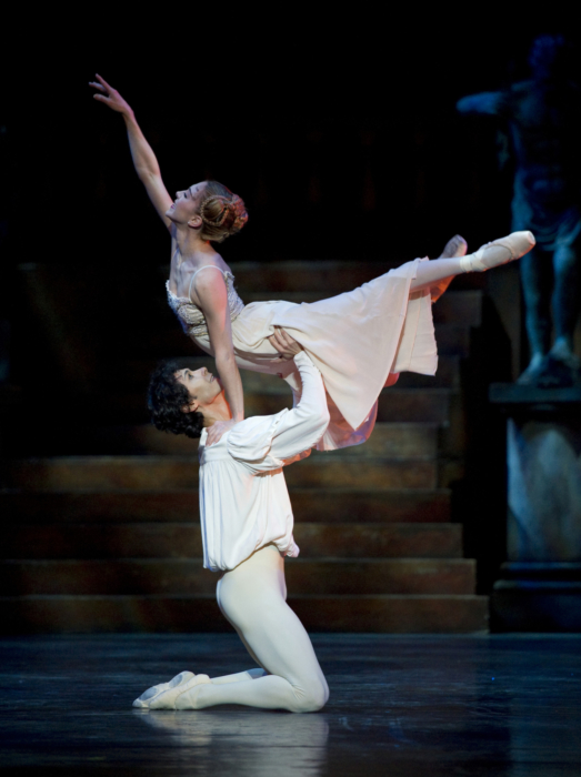 <p><em>Romeo and Juliet: </em>Ambra Vallo as Juliet and César Morales as Romeo</p>. Credit: Bill Cooper.