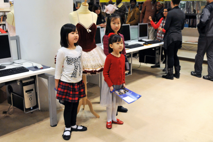 Ballet-what's that?" project. Handsworth Library event 15 February 2014. Credit: Phil Hitchman.